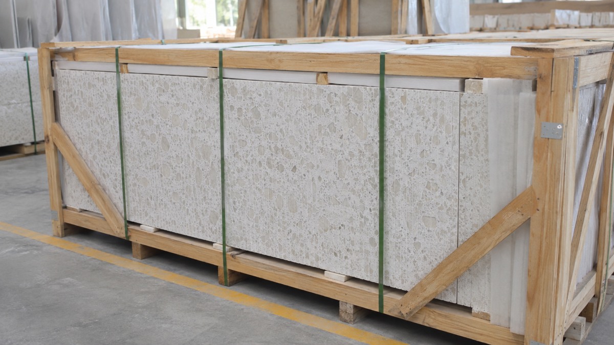 magnolia-white-terrazzo-export-packing Export packing for Magnolia White terrazzo slabs and cut-to-size pieces with edge protection