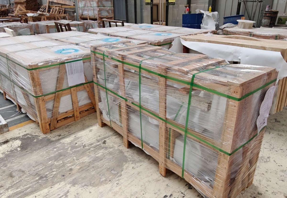 moon-beige-limestone-export-packing Protected Moon Beige limestone panels packed in wooden crates for export shipment