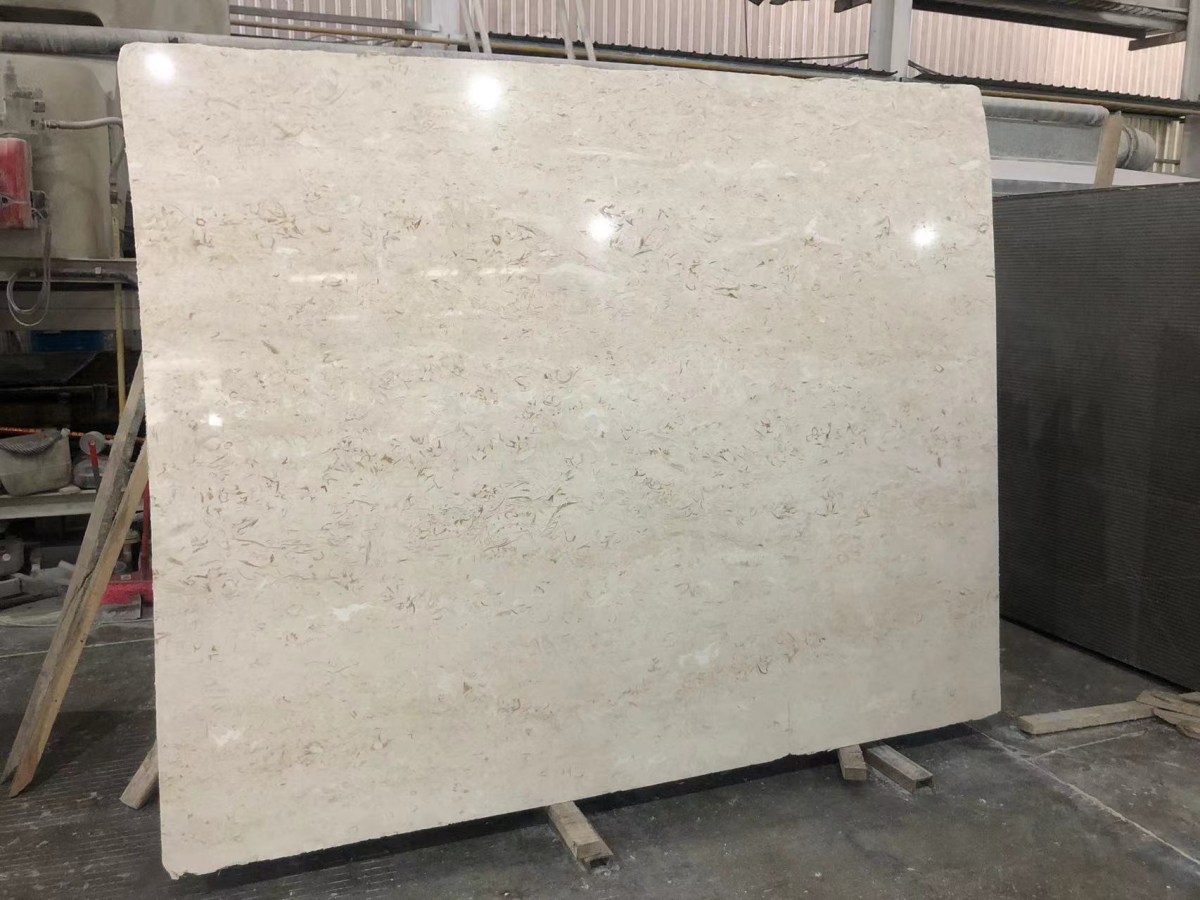 moonlight-beige-limestone-one-metre-panel Moonlight Beige Limestone panel viewed from one metre to assess tone and fossil distribution