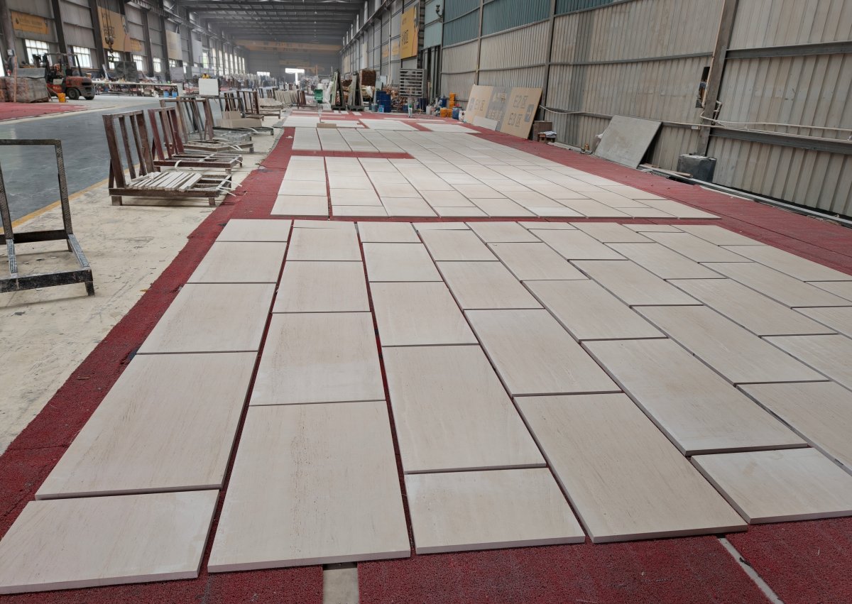 french-wood-grain-limestone-cut-to-size-dry-lay Cut-to-size linear limestone panels dry-laid in grain direction before packing
